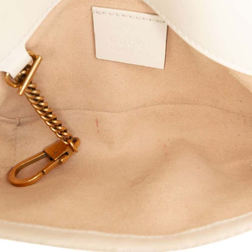 Gucci Mini GG Marmont Matelasse Leather Flap Crossbody White Leather Very good condition - Model View