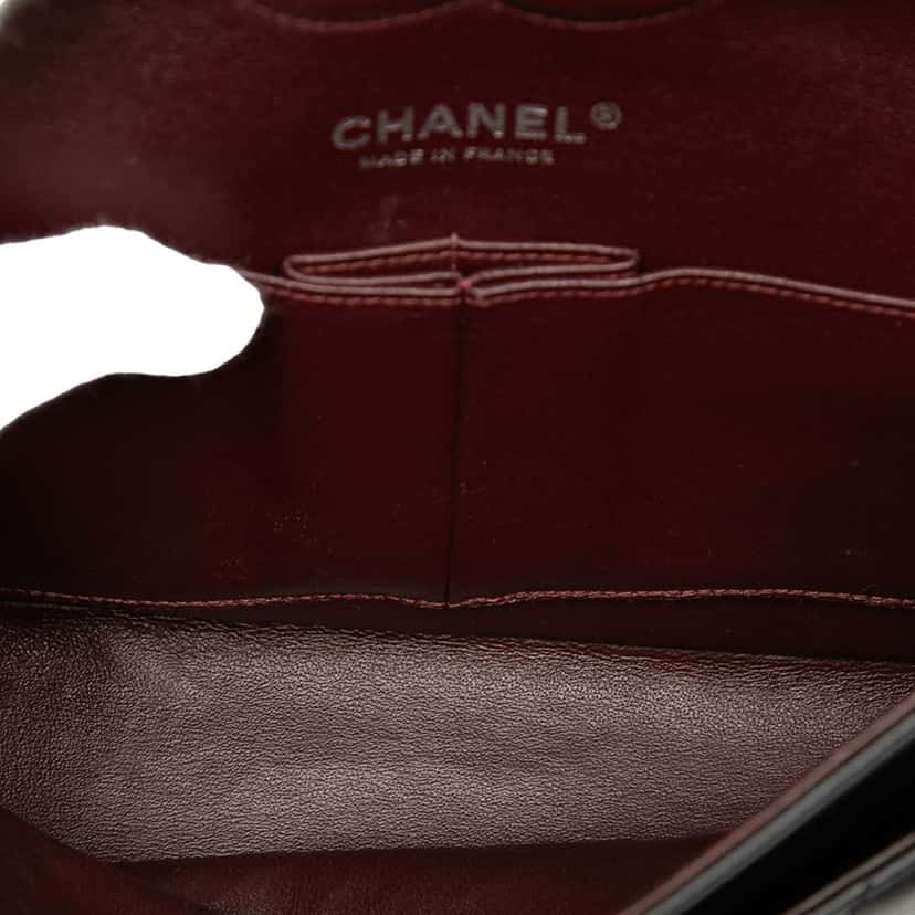 Chanel Medium Classic Lambskin Double Flap Black Leather Good condition - Model View