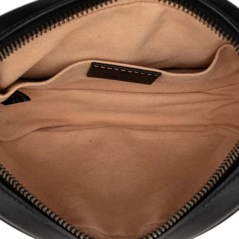 Gucci GG Marmont Matelasse Leather Belt Bag Black Leather Good condition - Model View