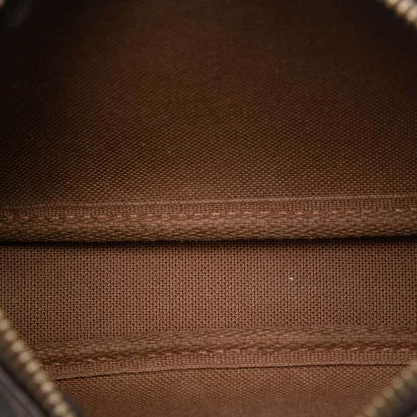 Louis Vuitton Monogram Mini Pochette Accessoires Brown Good condition - Model View