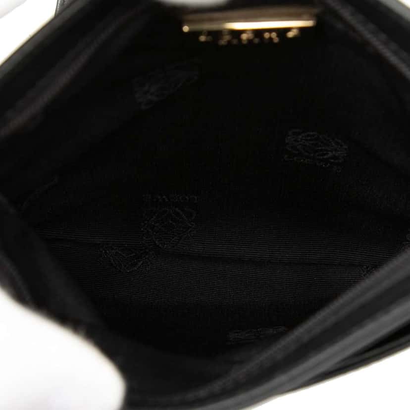 Loewe Nappa Anagram Crossbody Black Leather Good condition - Model View