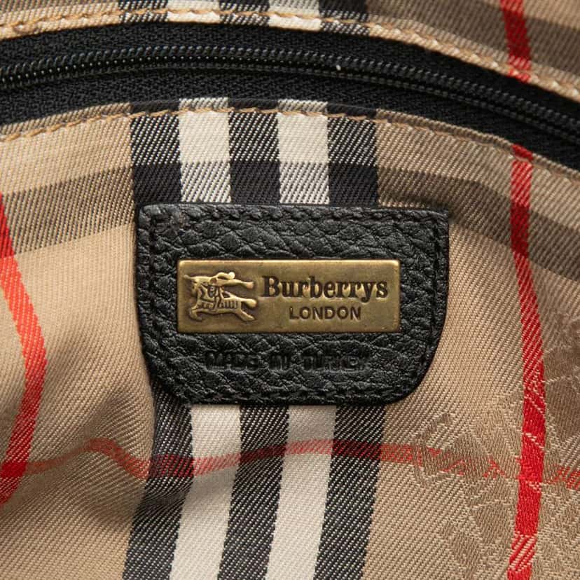 Burberry Leather Clutch Black Leather Good condition - Box View