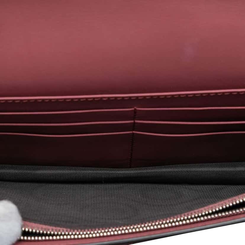 Gucci GG Supreme Blooms Wallet On Chain Beige Good condition - Model View