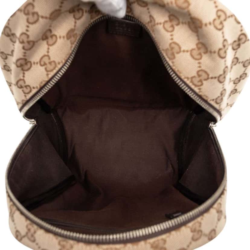 Gucci GG Canvas Backpack Beige Very good condition - Model View