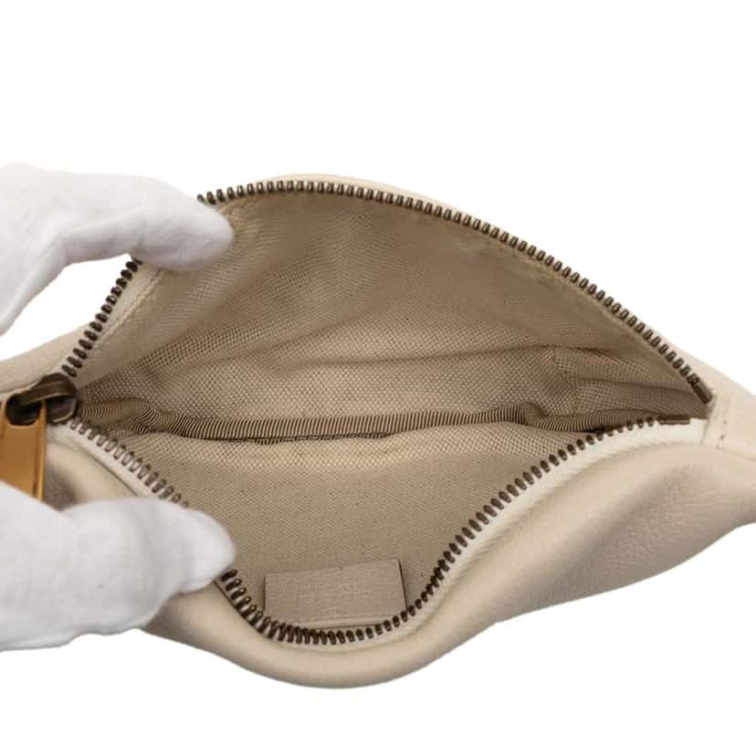 Gucci Small Grained Calfskin Logo Belt Bag White Leather Good condition - Model View