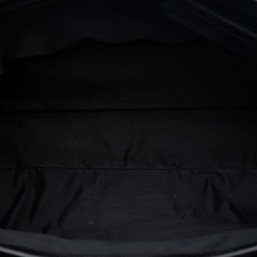 Gucci GG Canvas Tote Black Canvas Good condition - Model View