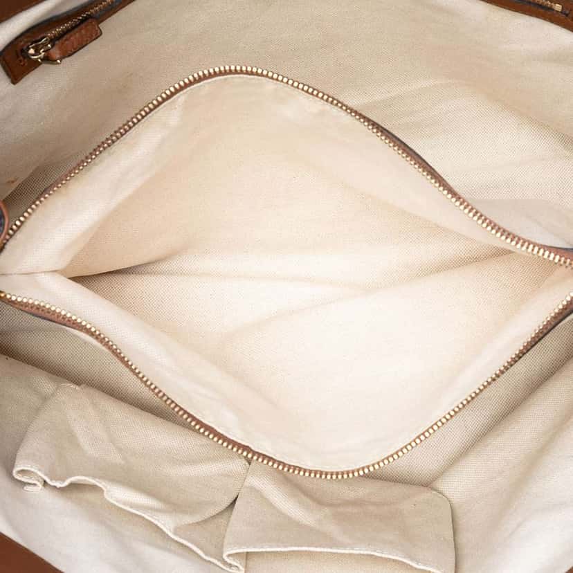 Gucci Medium GG Canvas Bella Tote Beige Good condition - Model View
