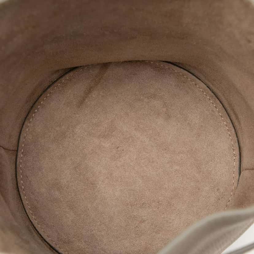 Celine Nano Leather Big Bucket Bag Beige Leather Good condition - Model View