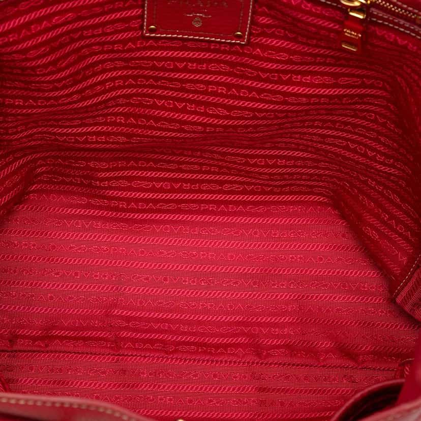 Prada Vitello Daino Open Convertible Tote Red Leather Good condition - Model View