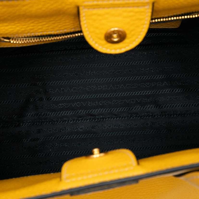 Prada Vitello Daino Open Convertible Tote Yellow Leather Very good condition - Model View