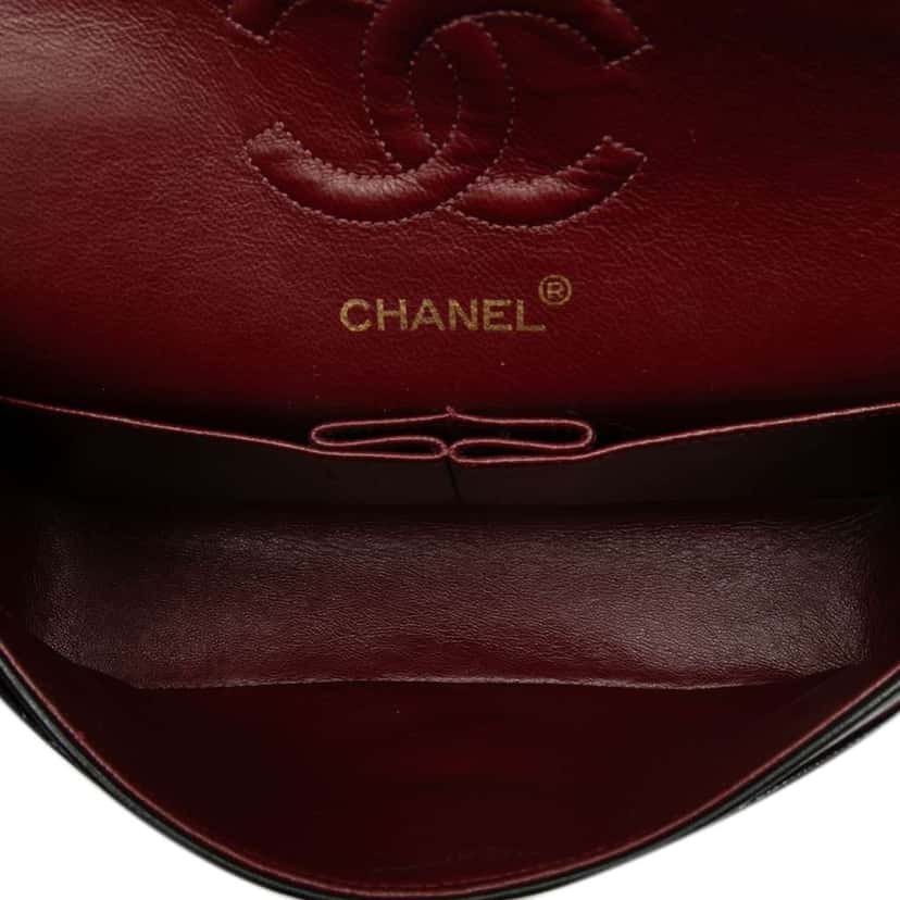 Chanel Small Classic Lambskin Double Flap Black Leather Good condition - Model View