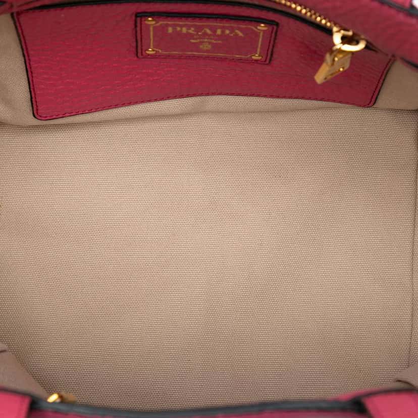 Prada Vitello Daino Tote Pink Leather Very good condition - Model View