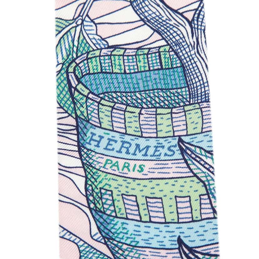 Hermès La Danse Des Amazones Silk Twilly Scarf Pink Silk Never worn - Model View