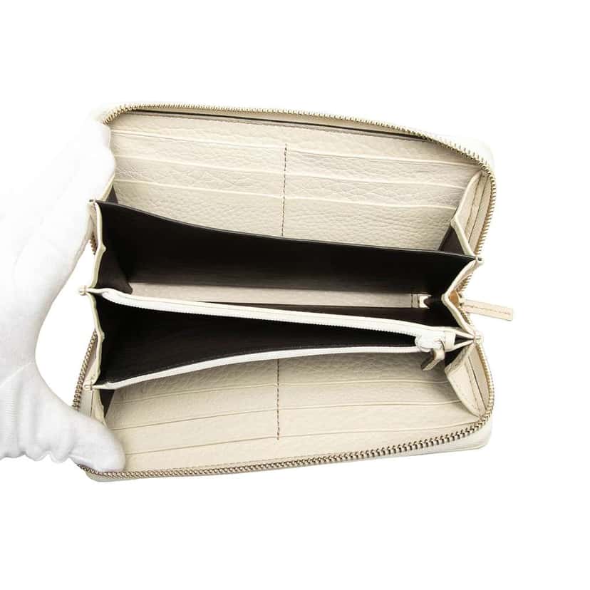 Gucci Leather Bamboo Tassel Continental Wallet White Leather Very good condition - Model View