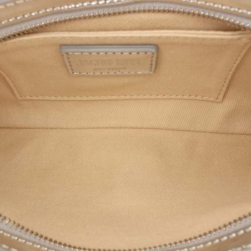 Jacquemus Patent Le Bisou Perle Shoulder Bag Silver Leather Good condition - Model View