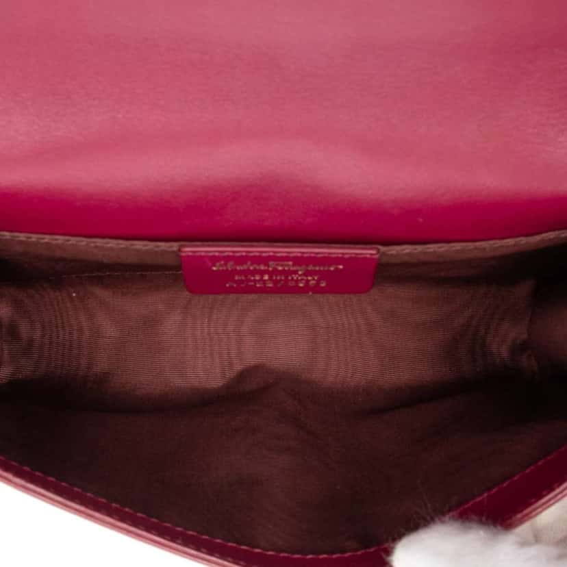 Salvatore Ferragamo Patent Vara Bow Chain Crossbody Red Leather Good condition - Model View