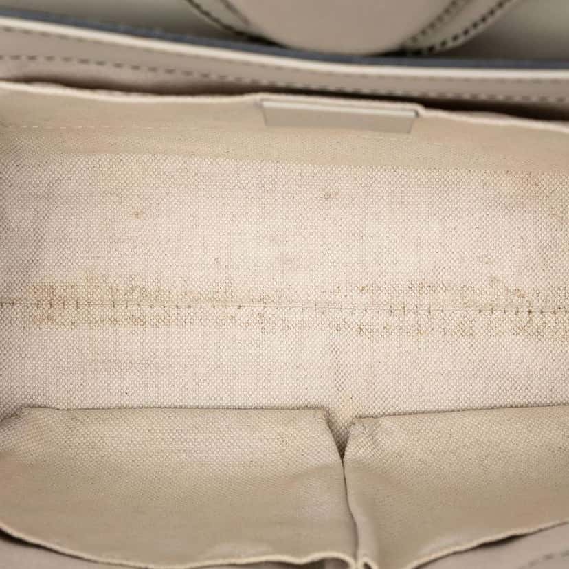 Gucci Medium GG Canvas Emily Shoulder Bag Beige Fair condition - Model View