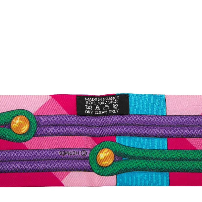 Hermès Brandebourgs Silk Twilly Scarf Pink Silk Very good condition - Inside View