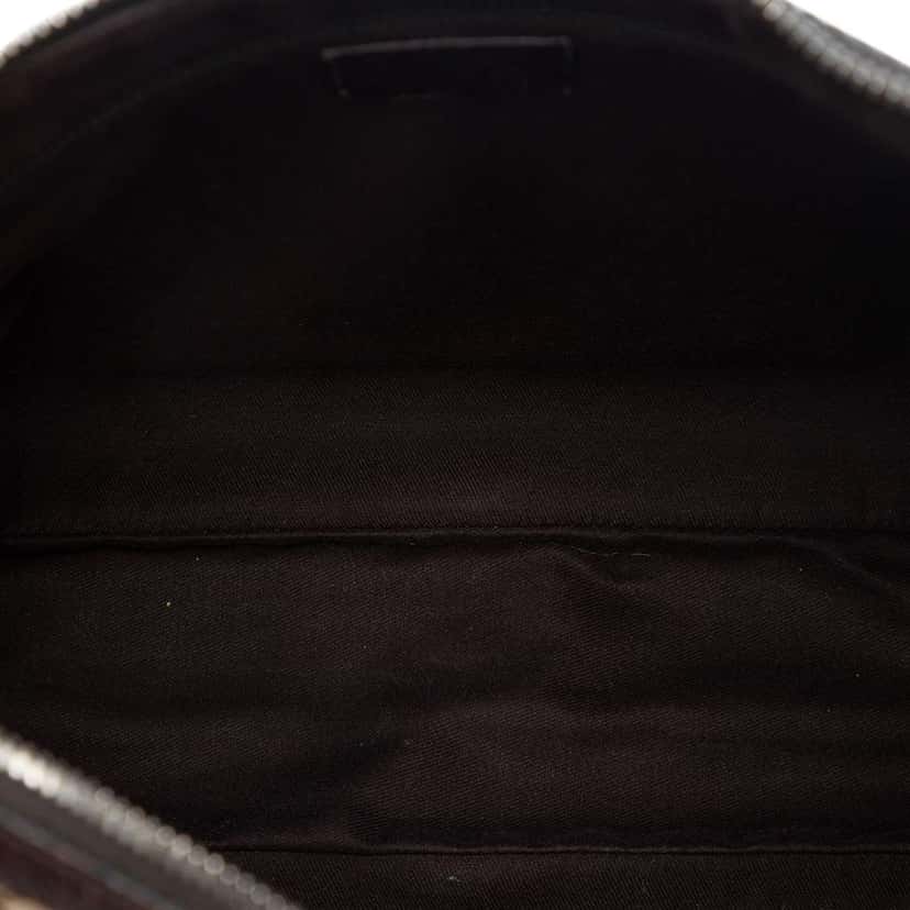 Gucci GG Canvas Crossbody Beige Fair condition - Model View