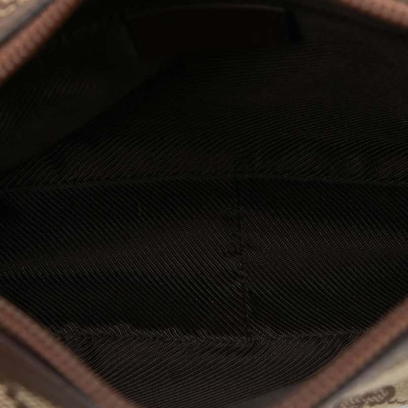 Gucci GG Canvas Shoulder Bag Beige Canvas Good condition - Model View