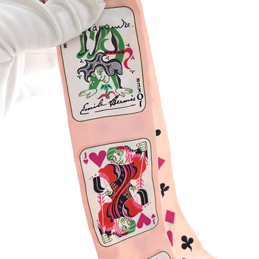 Hermès Jeu de Cartes Silk Twilly Scarf Pink Silk Good condition - Model View