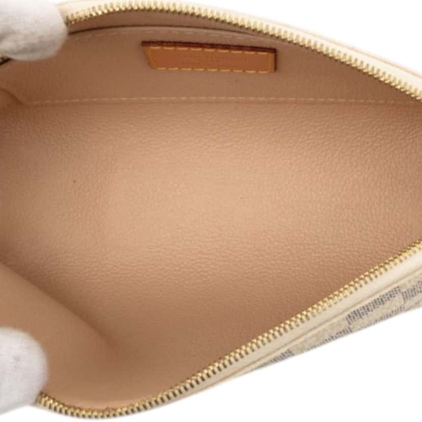 Louis Vuitton Damier Azur Cosmetic Pouch White Good condition - Model View