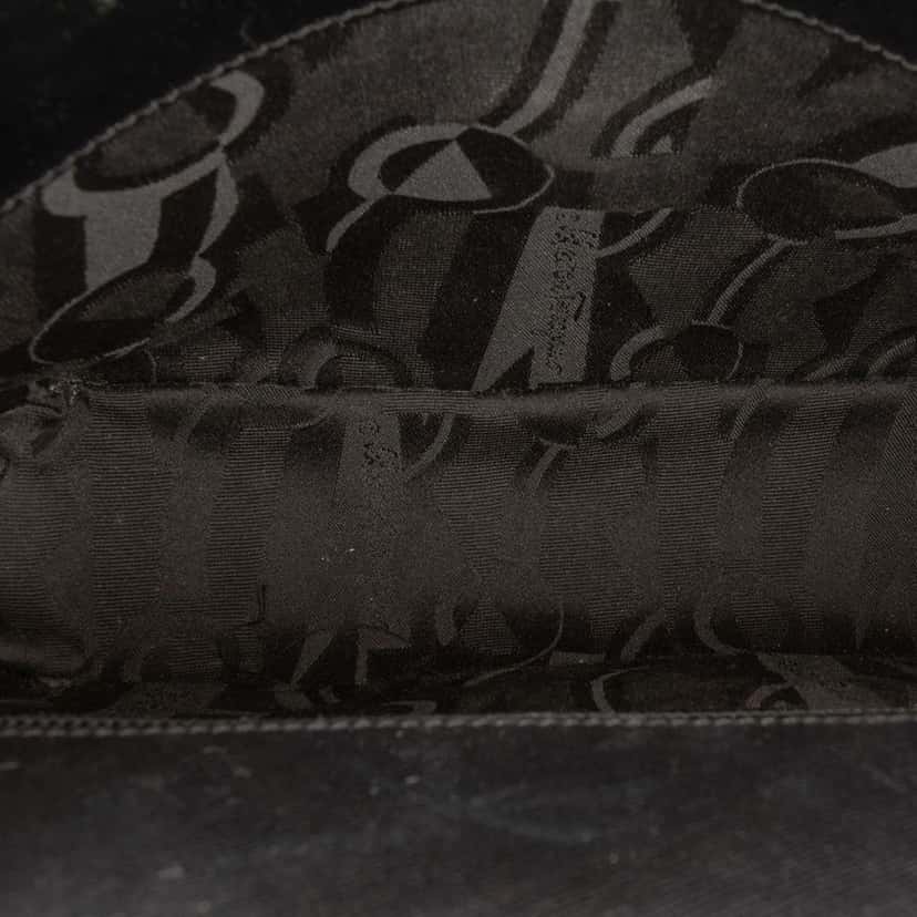 Salvatore Ferragamo Leather Gancini Shoulder Bag Black Leather Very good condition - Model View