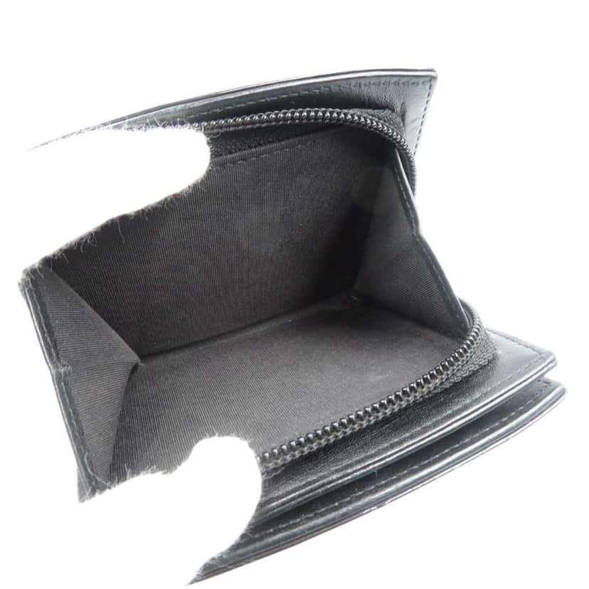 Chanel CC Patent Makeup Line Compact Wallet Black Leather Very good condition - Inside View