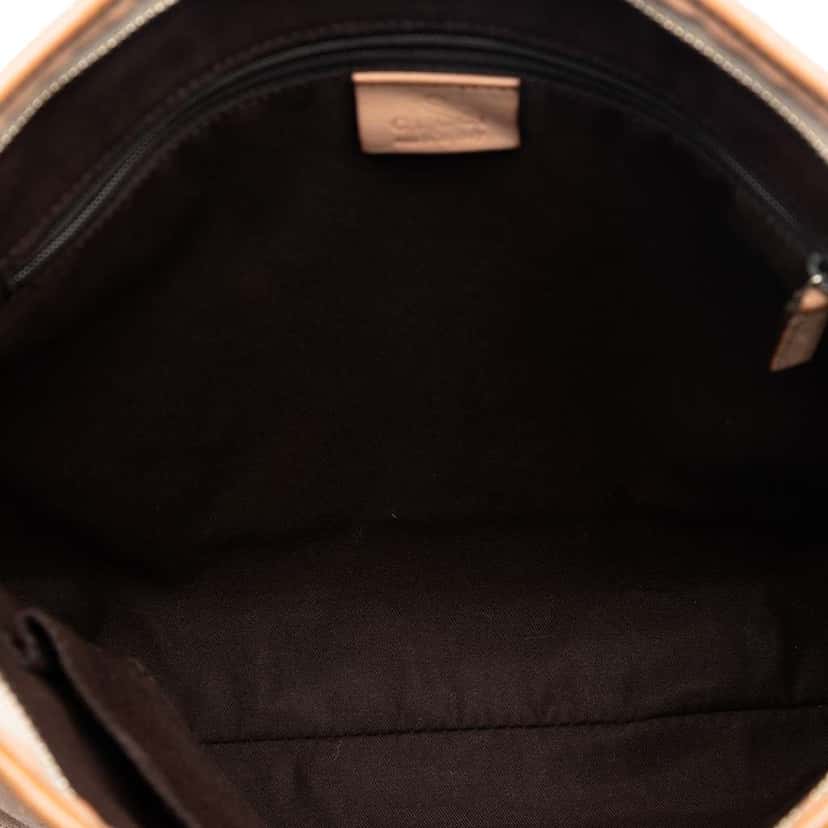 Gucci GG Canvas Abbey D Ring Crossbody Beige Very good condition - Model View