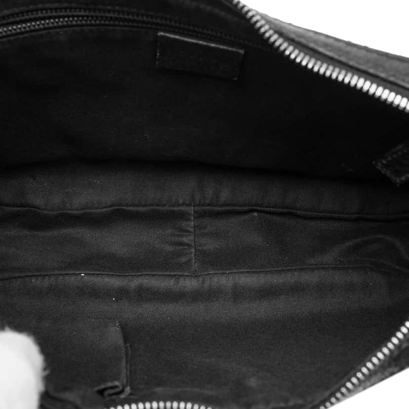 Gucci GG Canvas Crossbody Black Canvas Very good condition - Model View