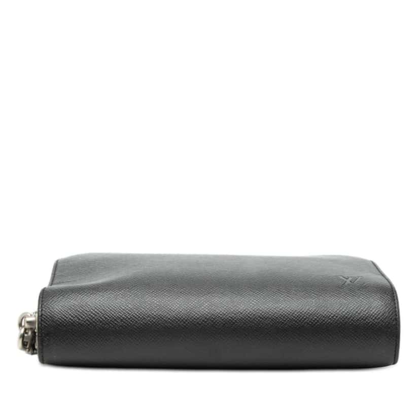 Louis Vuitton Taiga Pochette Baikal Black Leather Very good condition - Inside View