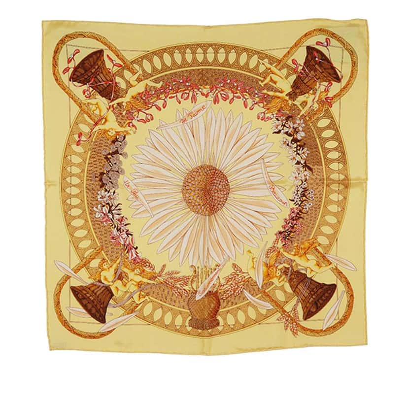Hermès Amours 42 Silk Scarf Yellow Silk Very good condition - Front View