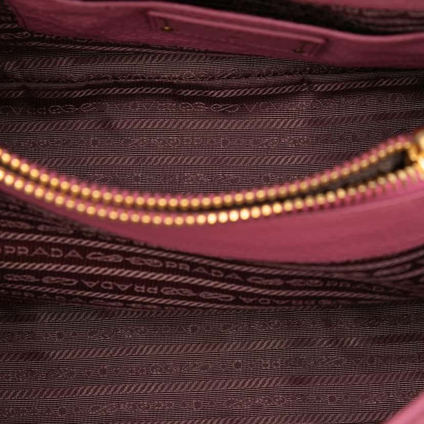 Prada Vitello Daino Open Convertible Tote Pink Leather Good condition - Model View