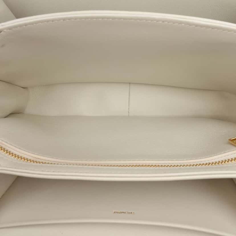 Celine Classique Shiny Calfskin Triomphe Crossbody White Leather Good condition - Model View