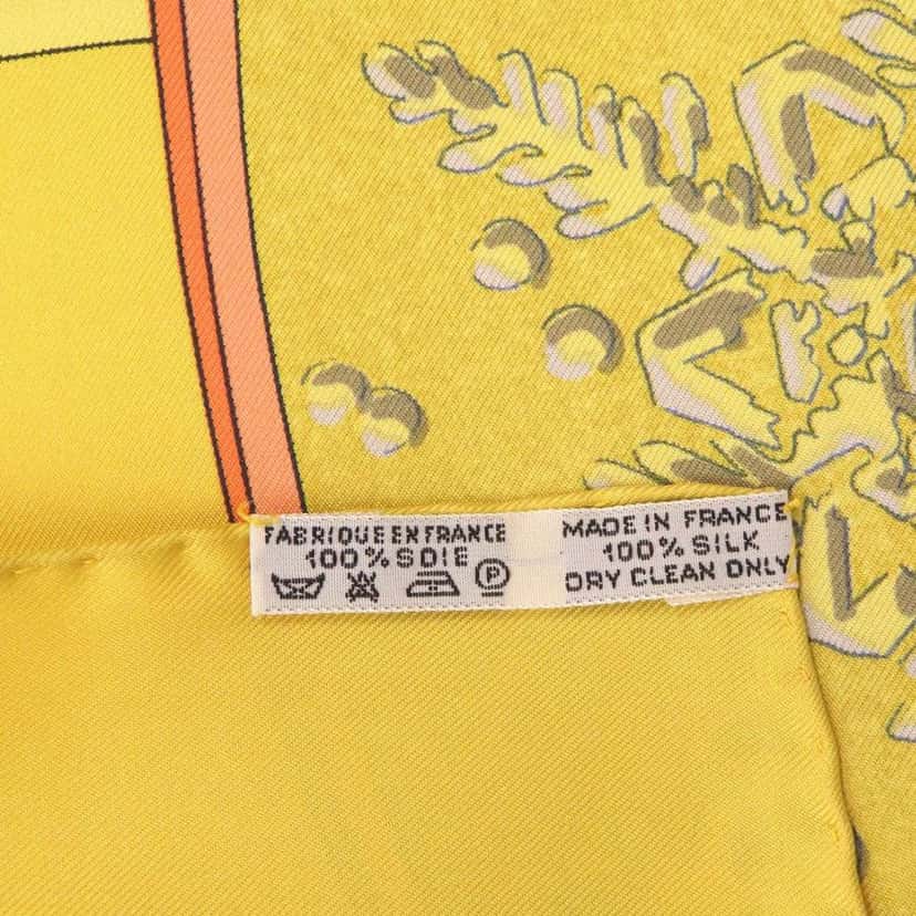 Hermès Neige d Antan Silk Scarf 90 Yellow Silk Good condition - Back View