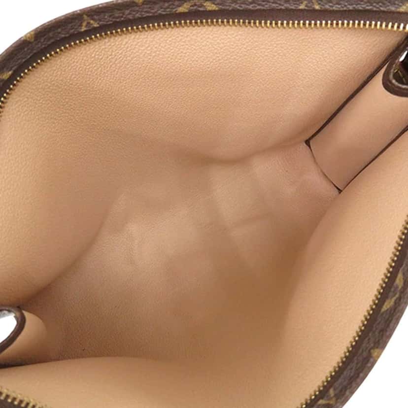 Louis Vuitton Monogram World Tour Toiletry Pouch 26 Brown Good condition - Model View
