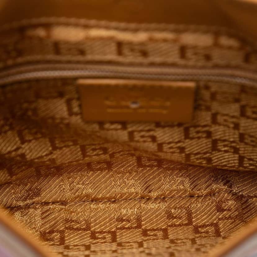 Gucci Suede Jackie Crossbody Purple Leather Good condition - Model View