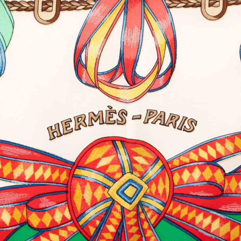 Hermès Les Rubans du Cheval Silk Scarf 90 White Silk Good condition - Box View
