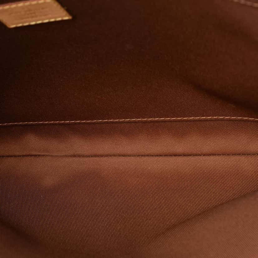 Louis Vuitton Monogram Etui Voyage MM Brown Good condition - Model View