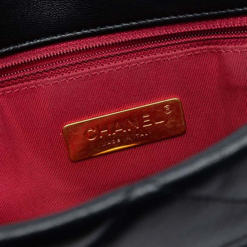 Chanel Large Lambskin 19 Flap Black Leather Good condition - Box View