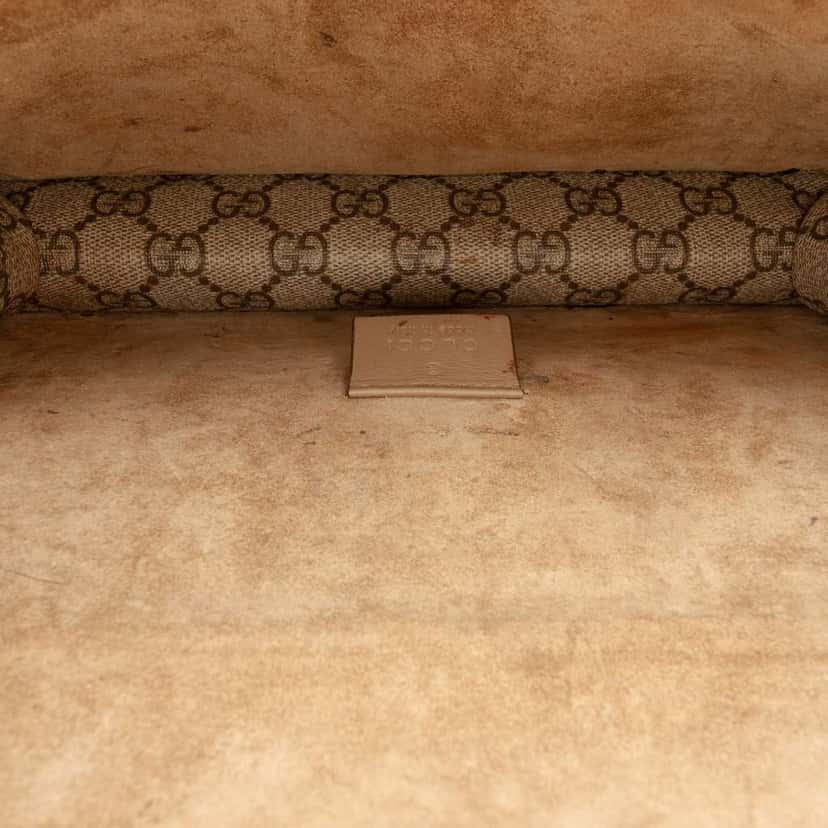 Gucci Medium GG Supreme Dionysus Crossbody Beige Canvas Good condition - Model View