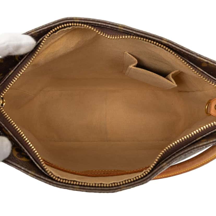 Louis Vuitton Monogram Looping GM Brown Very good condition - Model View