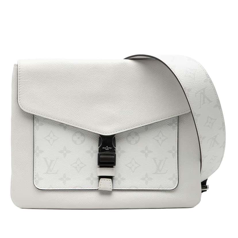 Louis Vuitton Taigarama Outdoor Flap Messenger White Leather Good condition - Front View