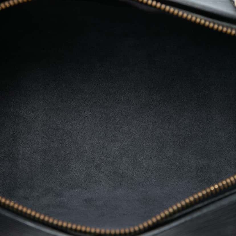 Louis Vuitton Epi Soufflot Black Leather Good condition - Model View