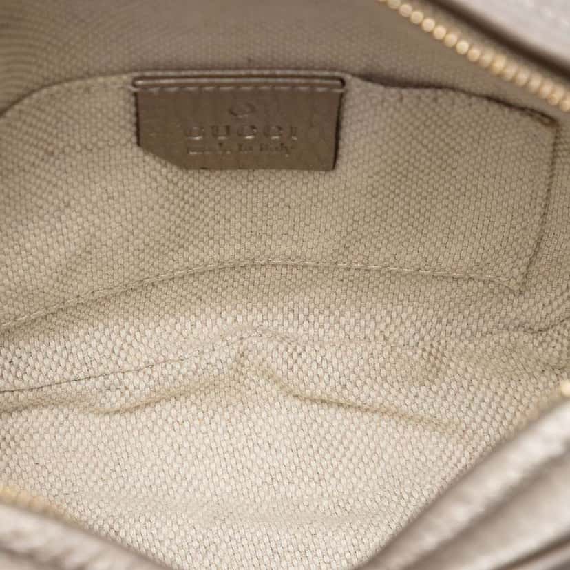 Gucci Mini Metallic Pebbled Calfskin Soho Chain Crossbody Gold Leather Very good condition - Model View
