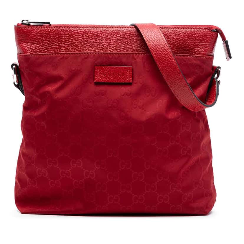 Gucci GG Nylon Flat Messenger Bag Red Very good condition - Front View