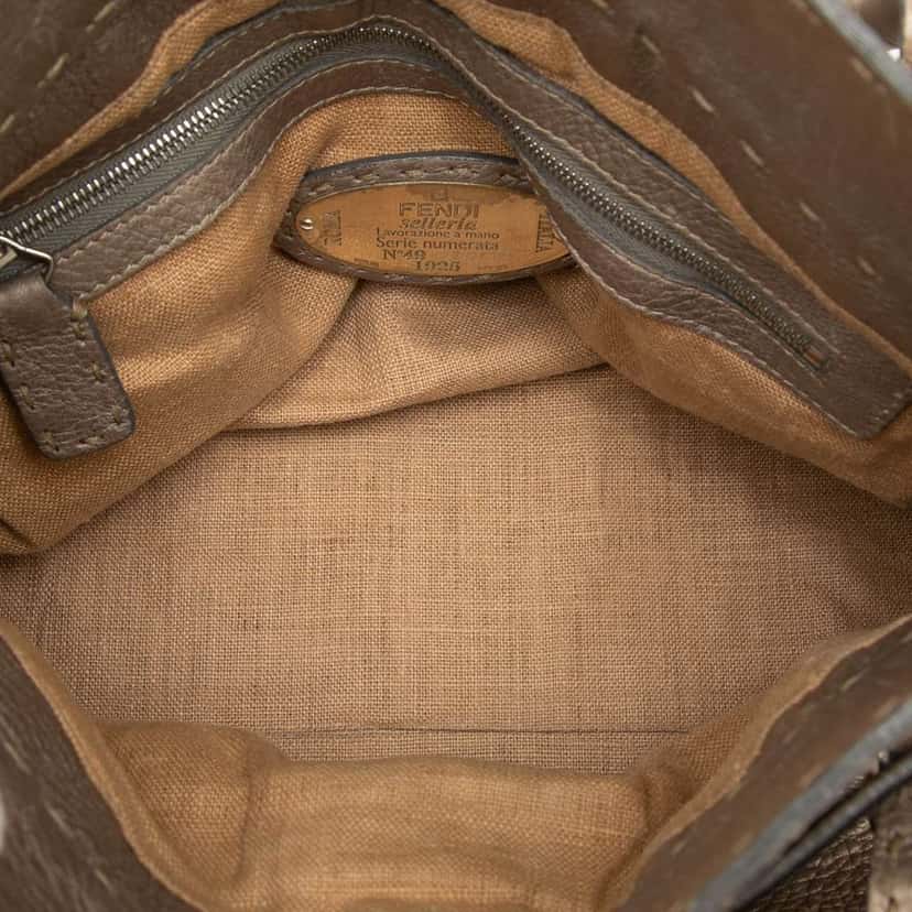 Fendi Large Leather Selleria Villa Borghese Tote Gold Leather Good condition - Model View