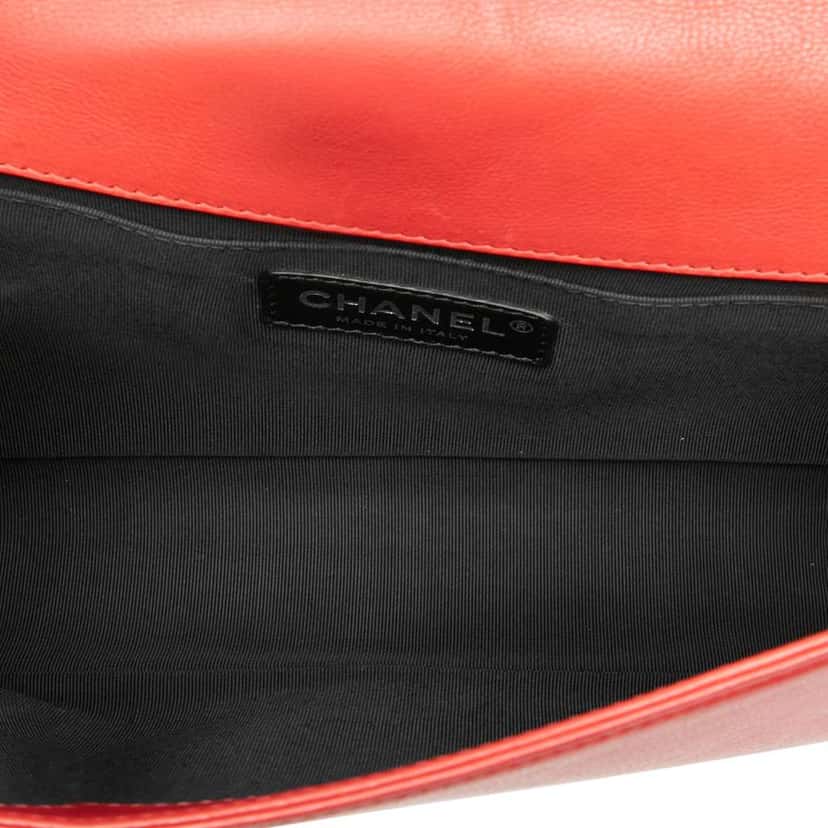 Chanel Old Medium Quilted Lambskin Boy Flap Red Leather Very good condition - Model View