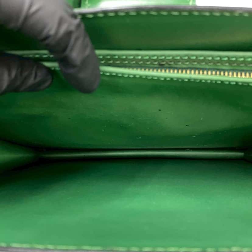 Louis Vuitton Epi Capucines Green Leather Very good condition - Box View