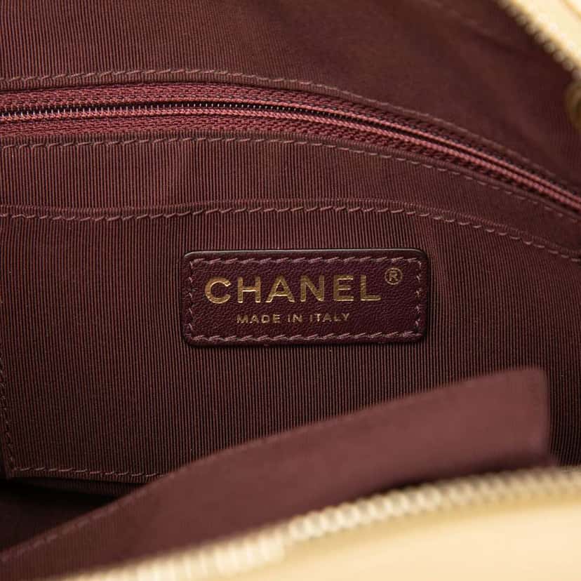Chanel CC Chevron Lambskin Camera Shoulder Bag Black Leather Very good condition - Box View